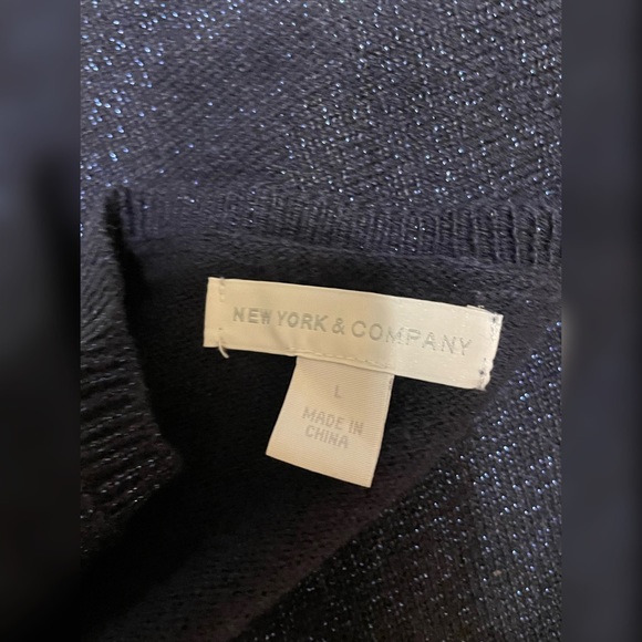 Women’s Sweater - Picture 2 of 2